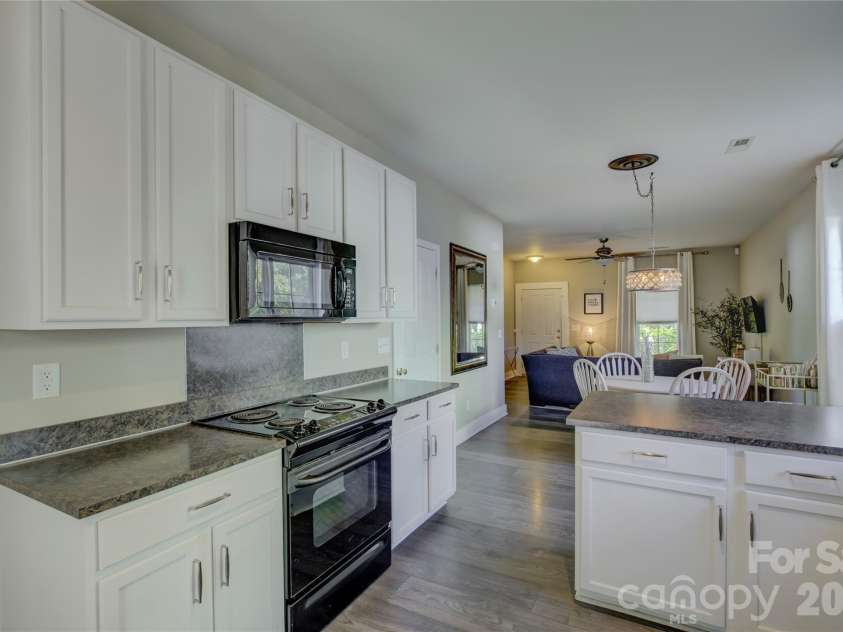 1804 Ethel Guest Lane, Charlotte, NC 28206.  MLS# CAR4361696, YatesRealty ID 12075. 