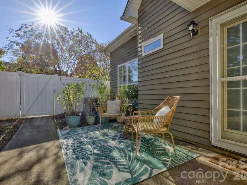 1804 Ethel Guest Lane, Charlotte, NC 28206.  MLS# CAR4361696, YatesRealty ID 12075. 