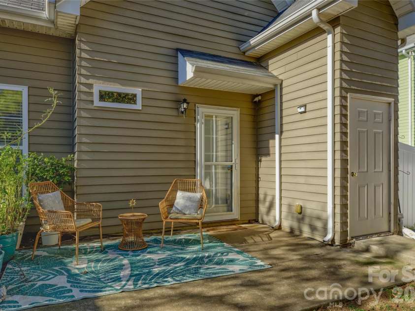 1804 Ethel Guest Lane, Charlotte, NC 28206.  MLS# CAR4361696, YatesRealty ID 12075. 