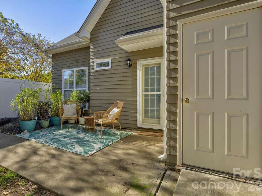 1804 Ethel Guest Lane, Charlotte, NC 28206.  MLS# CAR4361696, YatesRealty ID 12075. 
