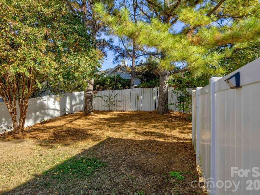 1804 Ethel Guest Lane, Charlotte, NC 28206.  MLS# CAR4361696, YatesRealty ID 12075. 