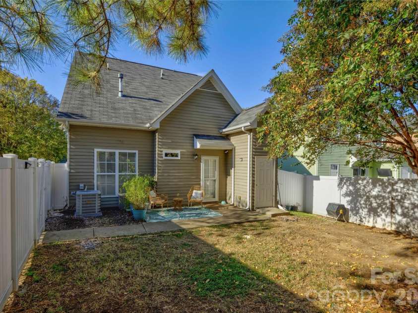 1804 Ethel Guest Lane, Charlotte, NC 28206.  MLS# CAR4361696, YatesRealty ID 12075. 