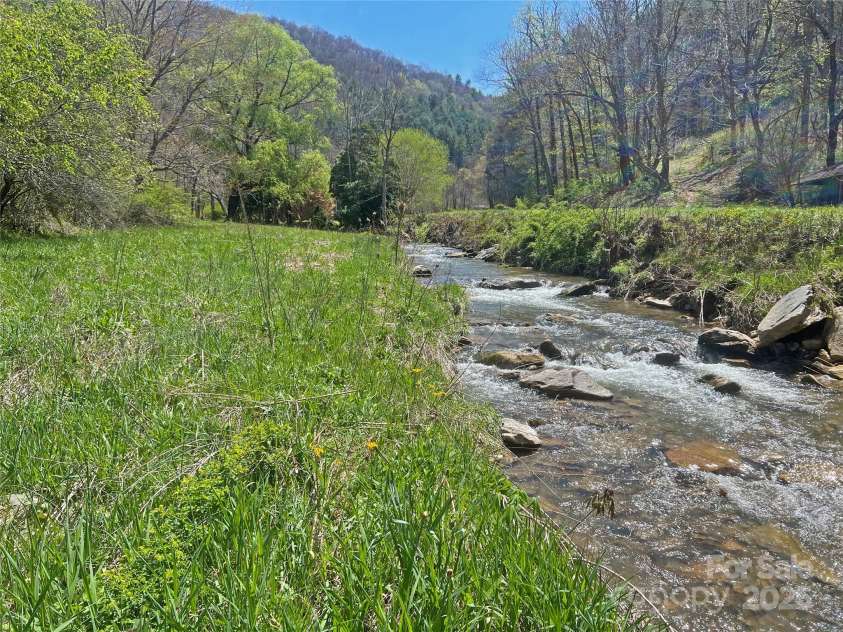 15211 NC 209 Highway, Hot Springs, NC 28743.  MLS# CAR4251068, YatesRealty ID 12076. 