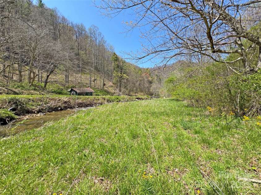 15211 NC 209 Highway, Hot Springs, NC 28743.  MLS# CAR4251068, YatesRealty ID 12076. 