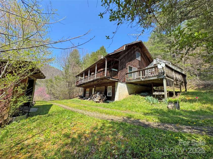 15211 NC 209 Highway, Hot Springs, NC 28743.  MLS# CAR4251068, YatesRealty ID 12076. 
