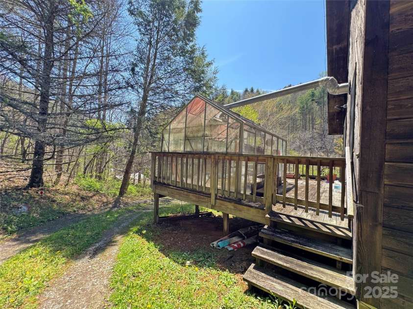 15211 NC 209 Highway, Hot Springs, NC 28743.  MLS# CAR4251068, YatesRealty ID 12076. 