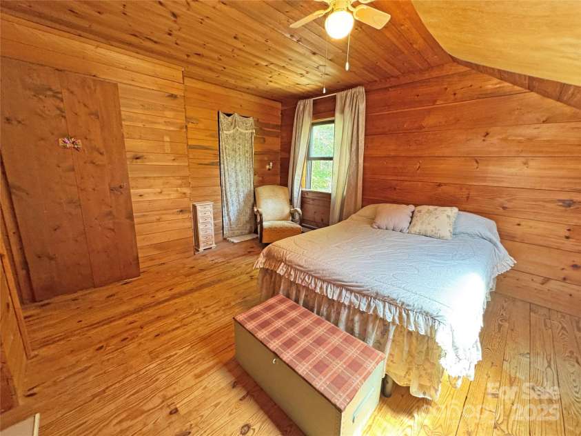 15211 NC 209 Highway, Hot Springs, NC 28743.  MLS# CAR4251068, YatesRealty ID 12076. 