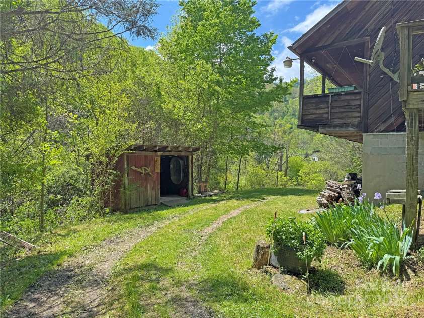 15211 NC 209 Highway, Hot Springs, NC 28743.  MLS# CAR4251068, YatesRealty ID 12076. 