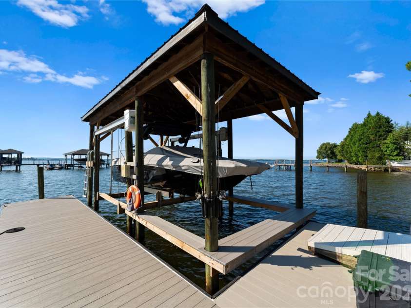 16439 Jetton Road, Cornelius, NC 28031.  MLS# CAR4356960, YatesRealty ID 12076. 