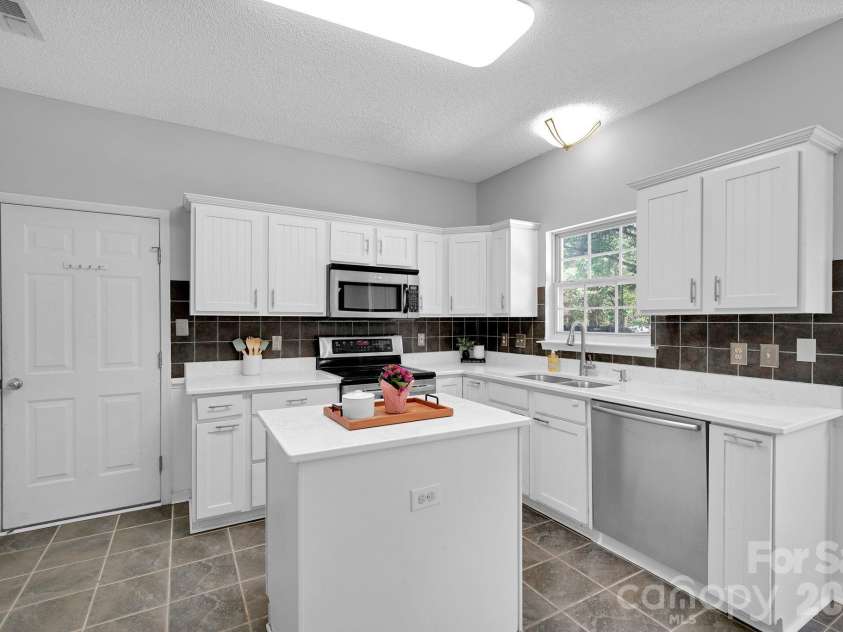 14443 Catherine Miller Drive, Charlotte, NC 28273.  MLS# CAR4368516, YatesRealty ID 12077. 