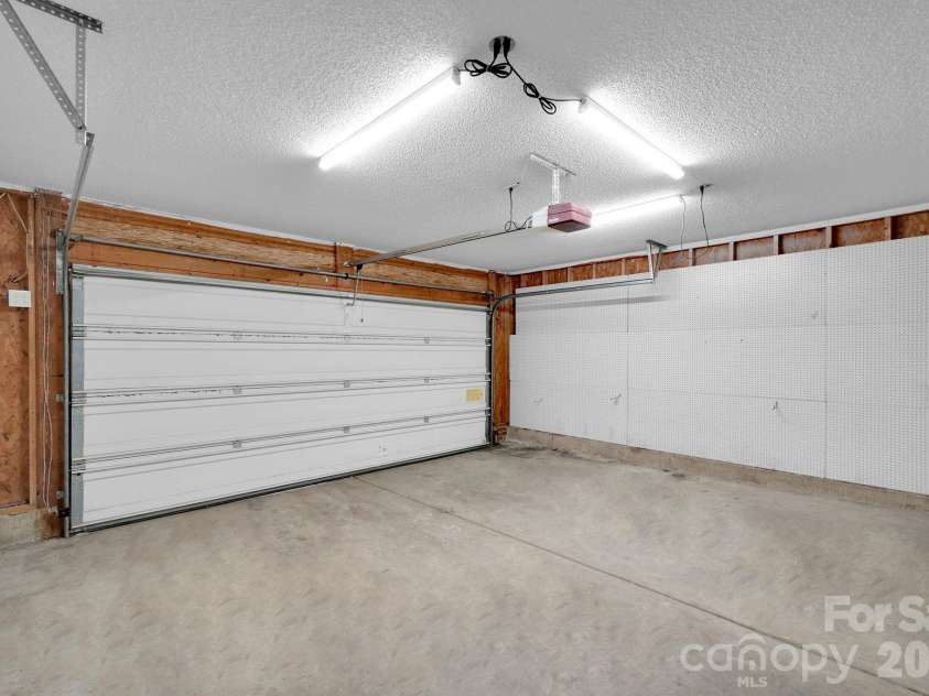 14443 Catherine Miller Drive, Charlotte, NC 28273.  MLS# CAR4368516, YatesRealty ID 12077. 