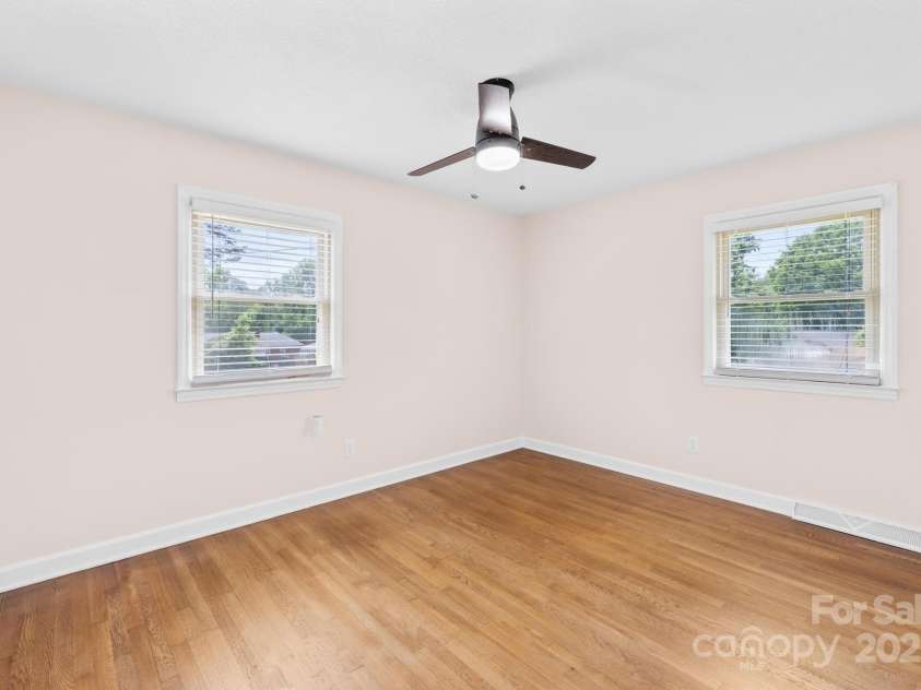 1811 Belmar Drive, Gastonia, NC 28052.  MLS# CAR4253903, YatesRealty ID 12077. 
