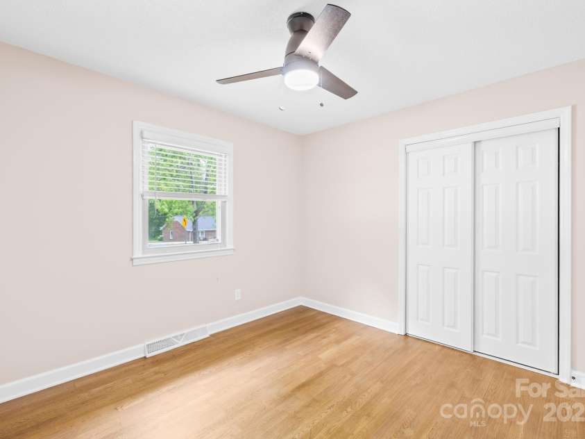 1811 Belmar Drive, Gastonia, NC 28052.  MLS# CAR4253903, YatesRealty ID 12077. 