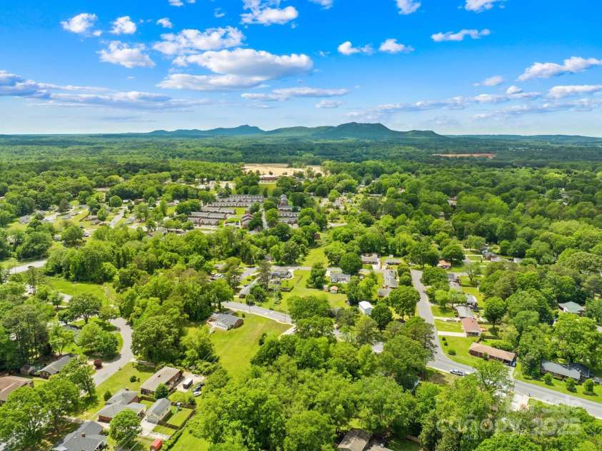 1811 Belmar Drive, Gastonia, NC 28052.  MLS# CAR4253903, YatesRealty ID 12077. 