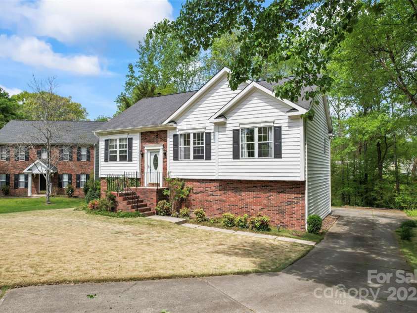 12822 Diamond Drive, Pineville, NC 28134.  MLS# CAR4243622, YatesRealty ID 12078. 
