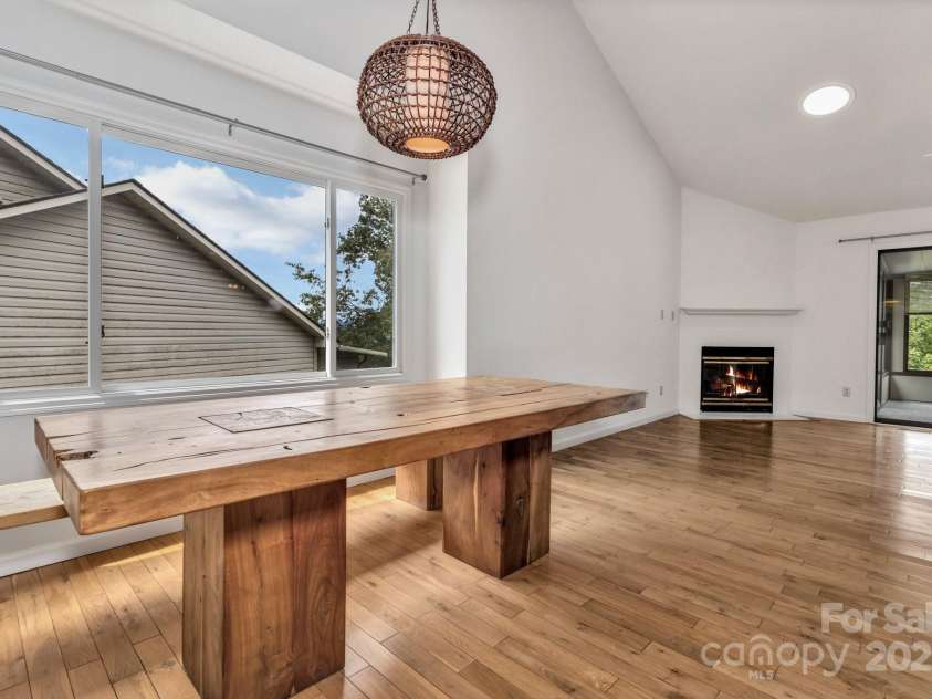 60 Park Avenue, Asheville, NC 28803.  MLS# CAR4252501, YatesRealty ID 12079. 