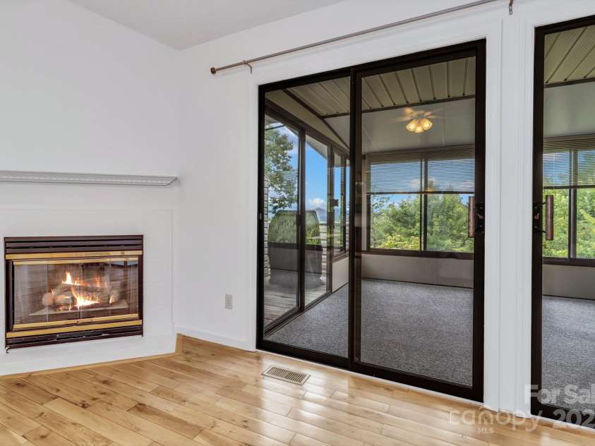 60 Park Avenue, Asheville, NC 28803.  MLS# CAR4252501, YatesRealty ID 12079. 