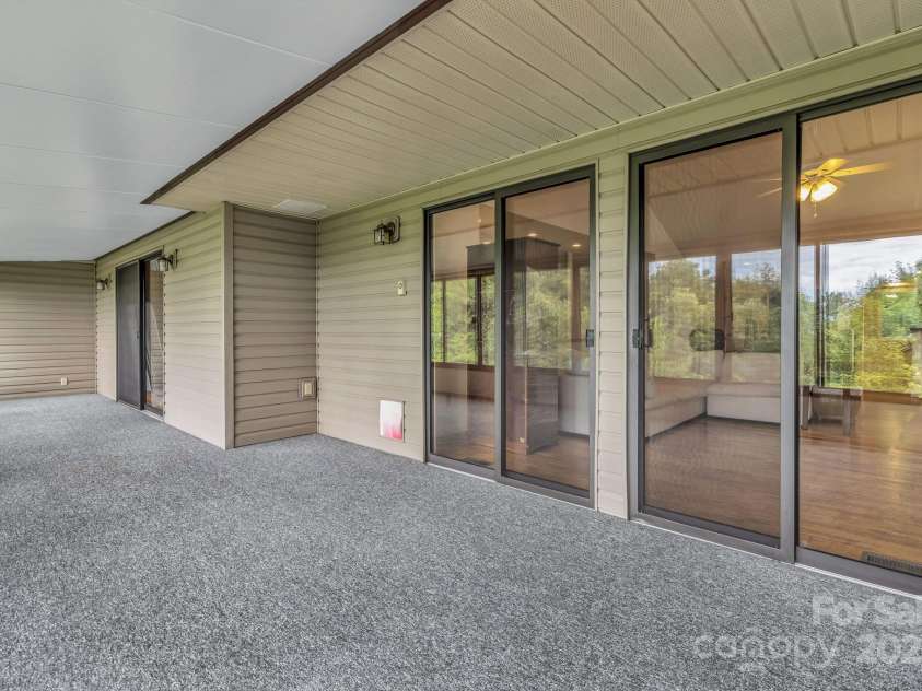 60 Park Avenue, Asheville, NC 28803.  MLS# CAR4252501, YatesRealty ID 12079. 