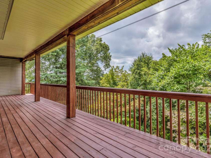 60 Park Avenue, Asheville, NC 28803.  MLS# CAR4252501, YatesRealty ID 12079. 