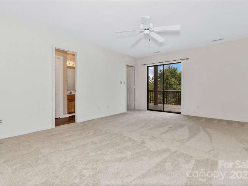 60 Park Avenue, Asheville, NC 28803.  MLS# CAR4252501, YatesRealty ID 12079. 