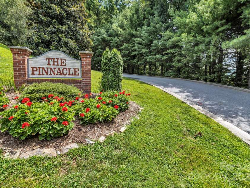 60 Park Avenue, Asheville, NC 28803.  MLS# CAR4252501, YatesRealty ID 12079. 