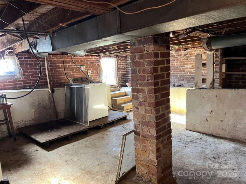 6090 and 6129 US 23 Highway, Mars Hill, NC 28754.  MLS# CAR4211368, YatesRealty ID 1208. 