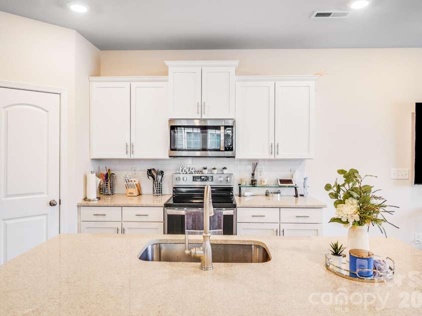418 Kenwood View, Indian Trail, NC 28079.  MLS# CAR4328034, YatesRealty ID 12080. 