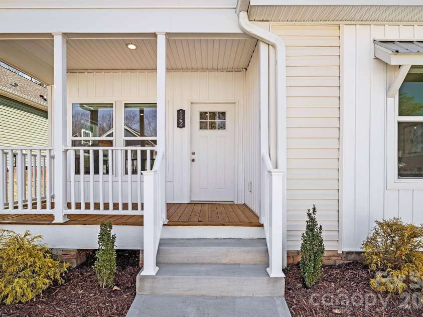 122 Bellamy Road, Asheville, NC 28806.  MLS# CAR4338579, YatesRealty ID 12081. 