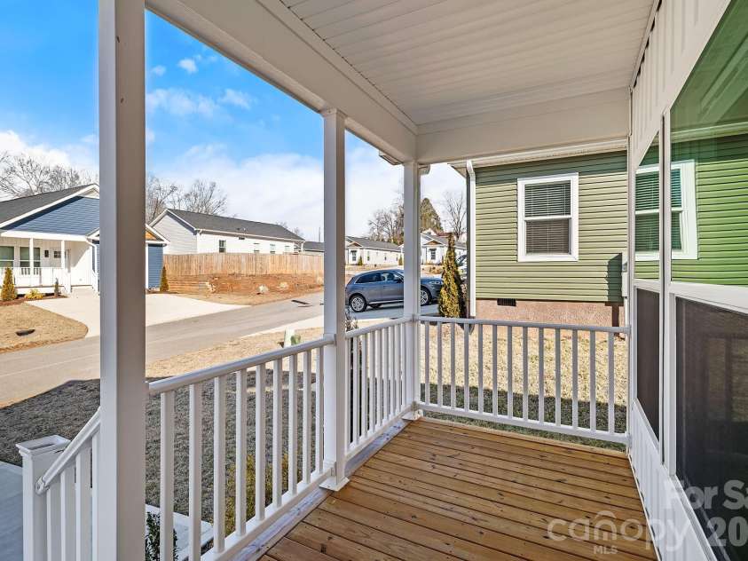 122 Bellamy Road, Asheville, NC 28806.  MLS# CAR4338579, YatesRealty ID 12081. 