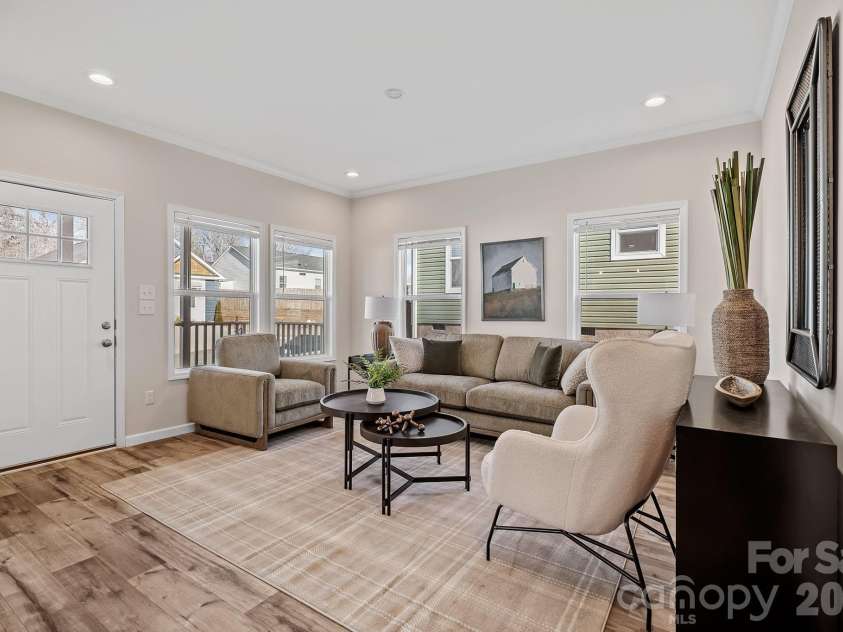 122 Bellamy Road, Asheville, NC 28806.  MLS# CAR4338579, YatesRealty ID 12081. 