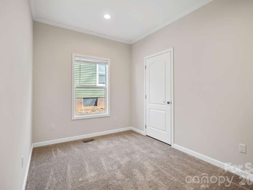 122 Bellamy Road, Asheville, NC 28806.  MLS# CAR4338579, YatesRealty ID 12081. 