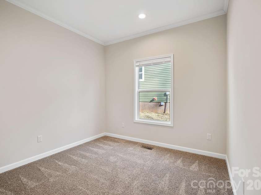 122 Bellamy Road, Asheville, NC 28806.  MLS# CAR4338579, YatesRealty ID 12081. 