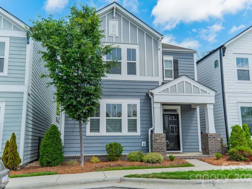 804 Lyndon Station Drive, Pineville, NC 28134.  MLS# CAR4251852, YatesRealty ID 12081. 