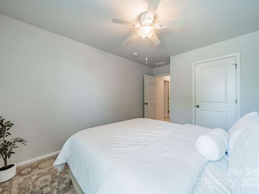 804 Lyndon Station Drive, Pineville, NC 28134.  MLS# CAR4251852, YatesRealty ID 12081. 