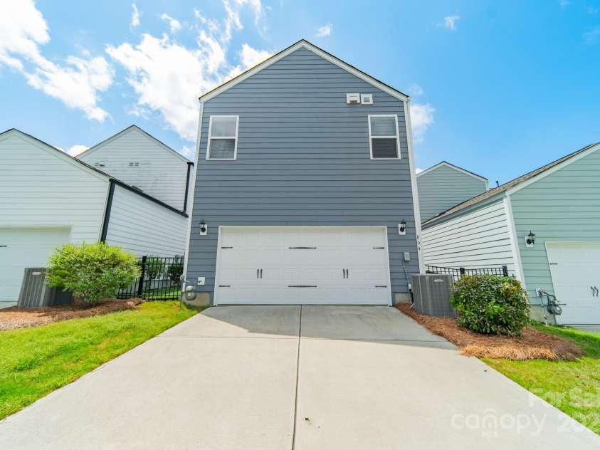 804 Lyndon Station Drive, Pineville, NC 28134.  MLS# CAR4251852, YatesRealty ID 12081. 