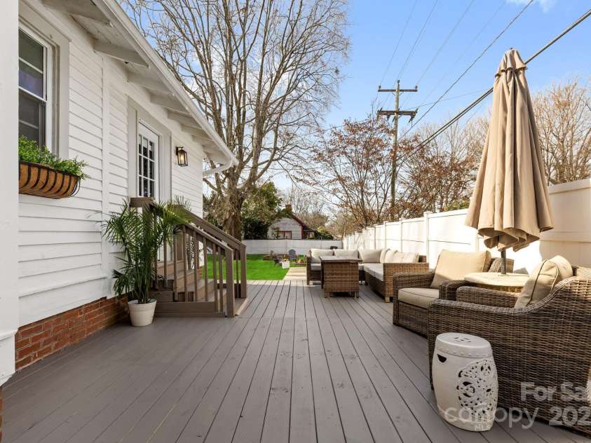 239 Euclid Avenue, Statesville, NC 28677.  MLS# CAR4222009, YatesRealty ID 12082. 