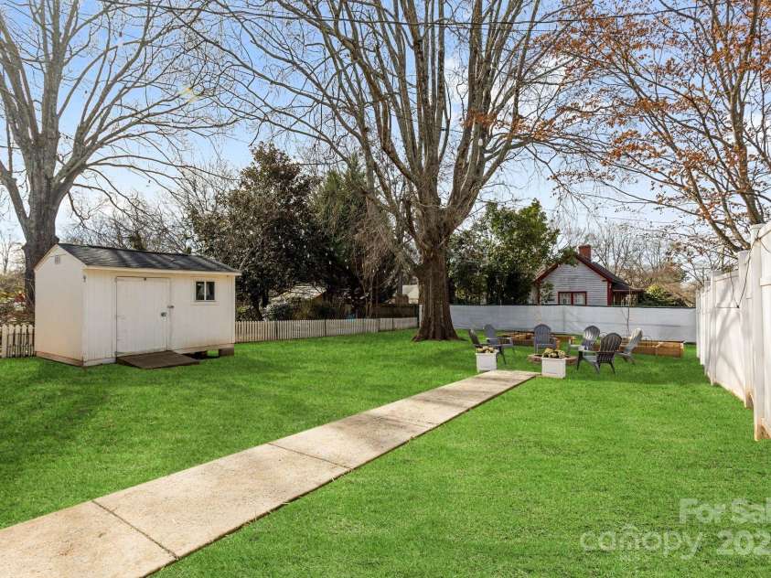 239 Euclid Avenue, Statesville, NC 28677.  MLS# CAR4222009, YatesRealty ID 12082. 