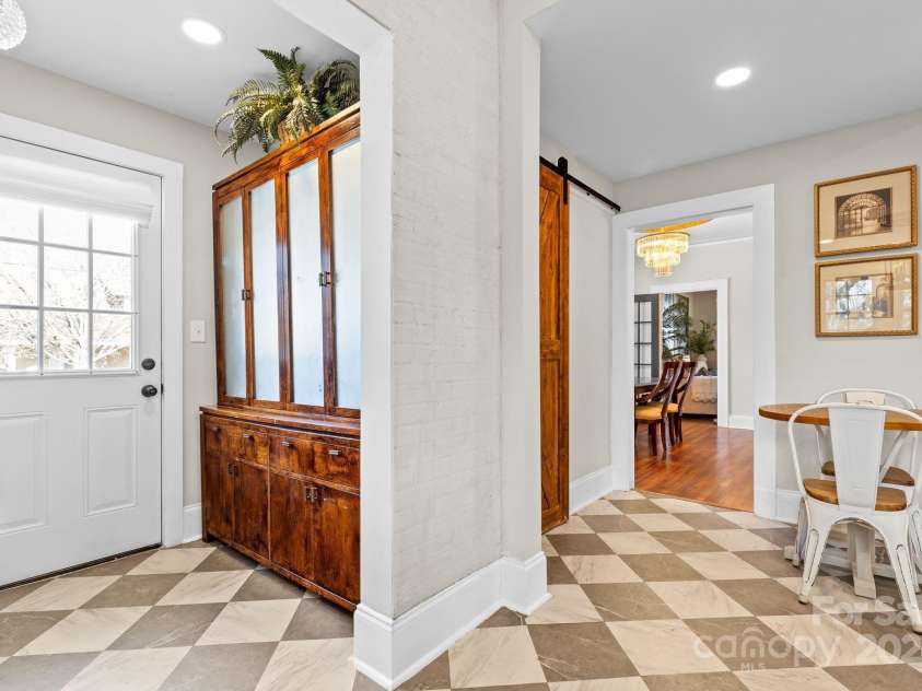239 Euclid Avenue, Statesville, NC 28677.  MLS# CAR4222009, YatesRealty ID 12082. 