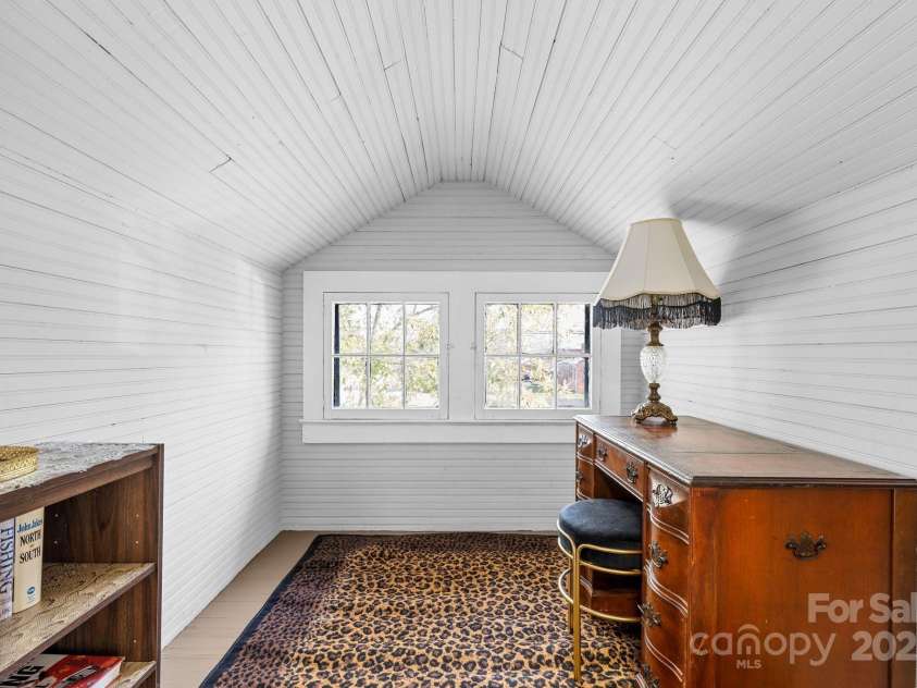 239 Euclid Avenue, Statesville, NC 28677.  MLS# CAR4222009, YatesRealty ID 12082. 