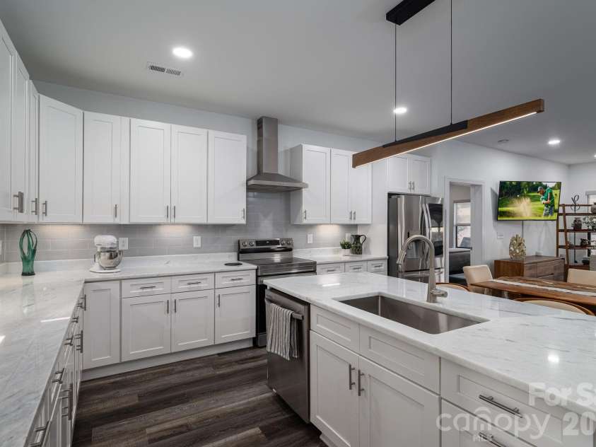 148 Shields Drive, Lincolnton, NC 28092.  MLS# CAR4357341, YatesRealty ID 12083. Kitchen