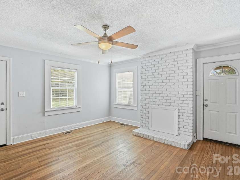 8825 Mcclure Circle, Charlotte, NC 28216.  MLS# CAR4366009, YatesRealty ID 12084. 