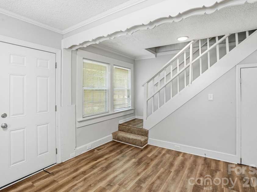8825 Mcclure Circle, Charlotte, NC 28216.  MLS# CAR4366009, YatesRealty ID 12084. 