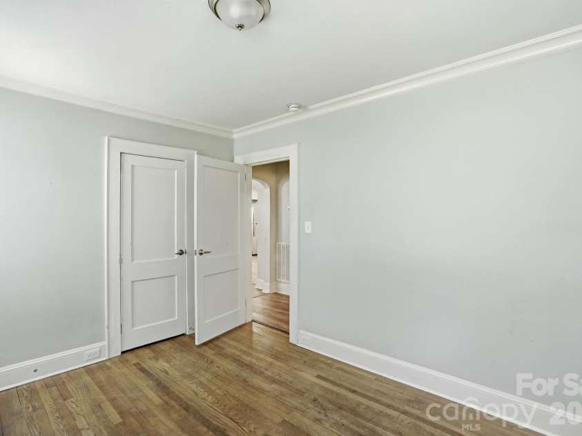 8825 Mcclure Circle, Charlotte, NC 28216.  MLS# CAR4366009, YatesRealty ID 12084. 