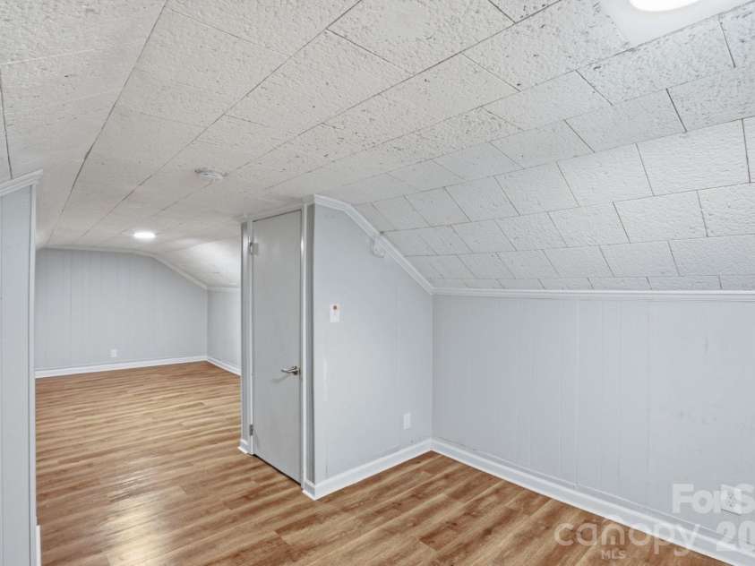 8825 Mcclure Circle, Charlotte, NC 28216.  MLS# CAR4366009, YatesRealty ID 12084. 