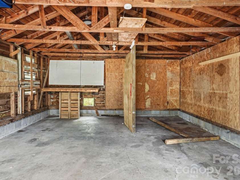 8825 Mcclure Circle, Charlotte, NC 28216.  MLS# CAR4366009, YatesRealty ID 12084. 