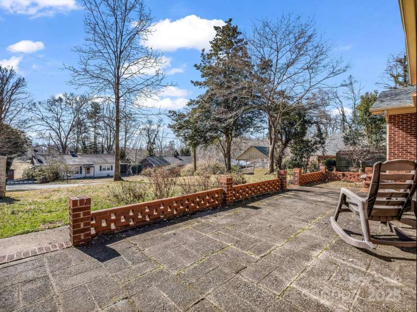 142 Fernwood Circle, Rutherfordton, NC 28139.  MLS# CAR4223337, YatesRealty ID 12086. 