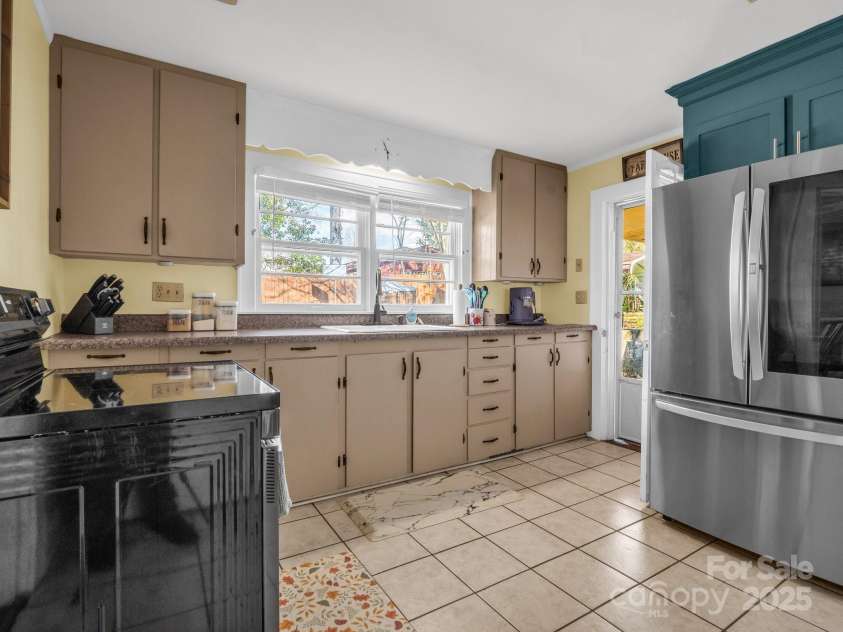 142 Fernwood Circle, Rutherfordton, NC 28139.  MLS# CAR4223337, YatesRealty ID 12086. 