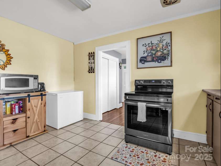 142 Fernwood Circle, Rutherfordton, NC 28139.  MLS# CAR4223337, YatesRealty ID 12086. 