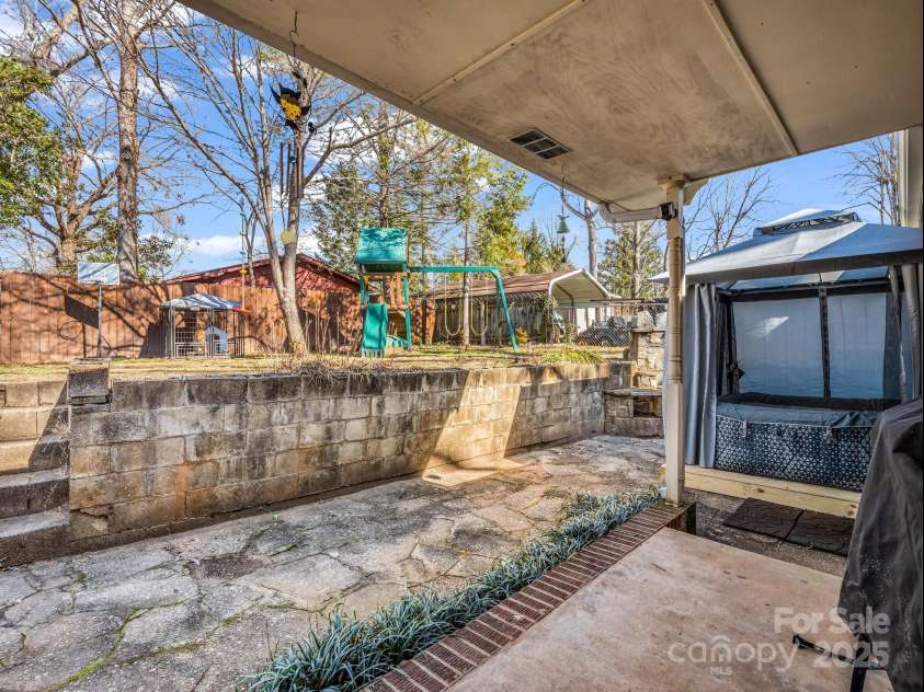 142 Fernwood Circle, Rutherfordton, NC 28139.  MLS# CAR4223337, YatesRealty ID 12086. 