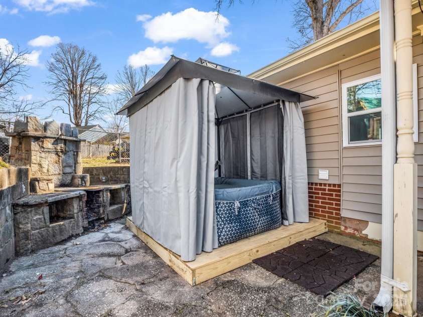 142 Fernwood Circle, Rutherfordton, NC 28139.  MLS# CAR4223337, YatesRealty ID 12086. 